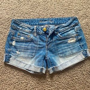 American Eagle LOW RISE jean shorts | womens size 4 ripped/distressed 4in inseam